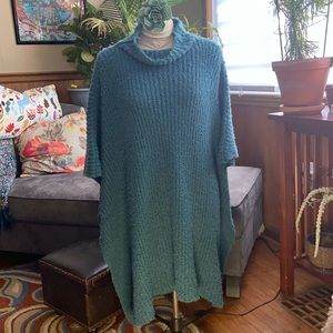 Steve Madden NWT teal poncho